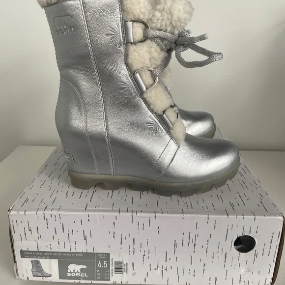Sorel X Disney Joan of Arctic Wedge Boots Frozen ll Size Women’s 6.5 RARE - Picture 6 of 16